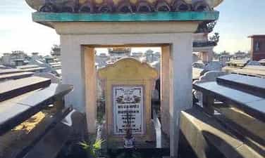 Le clan's tomb