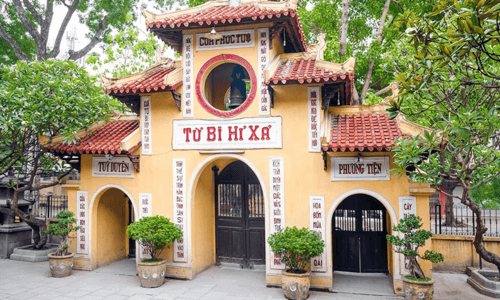 Visiting Quan Su Pagoda - Hanoi: Finding Peace In The Soul