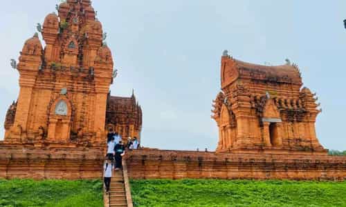 Làng Văn Hóa Các Dân Tộc Việt Nam – Sự Tổng Hòa Của Nền Văn Hóa Dân Tộc.