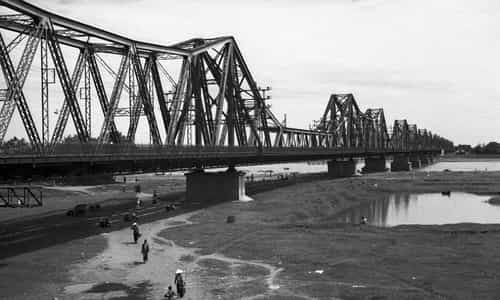 From Iron to Icon: Exploring the Wonders of Long Bien Bridge