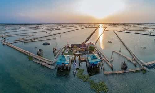 Nhà Hàng Nổi Chuồn Lagoon – Điểm đến lý tưởng để hòa mình vào vị biển và sắc trời Huế
