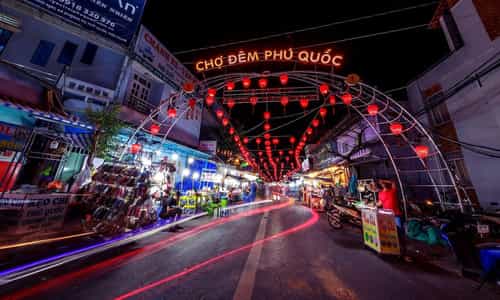 Khám Phá Chợ Đêm Dinh Cậu Có Tuổi Đời Hàng Trăm Năm Tại Phú Quốc
