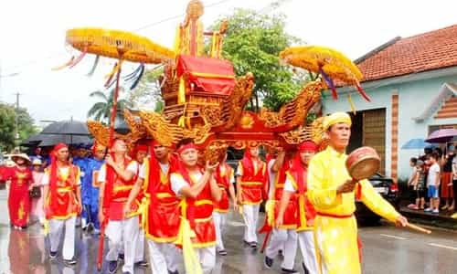Hòa Mình Vào Nét Đẹp Truyền Thống Tại Lễ Hội Trà Cổ Quảng Ninh