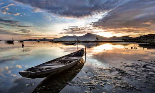 Get lost in the wonderland of Tam Giang Lagoon - Wild, ancient beauty attracts tourists