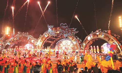 Hòa Mình Vào Lễ Hội Carnaval Hạ Long Đầy Sắc Màu – Bạn Đã Sẵn Sàng Chưa?