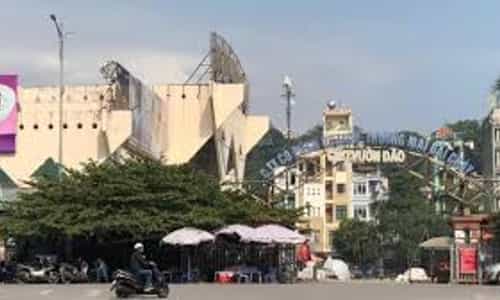 Chợ Vườn Đào Bãi Cháy: Nơi Hội Tụ Văn Hóa Và Sắc Màu Hạ Long