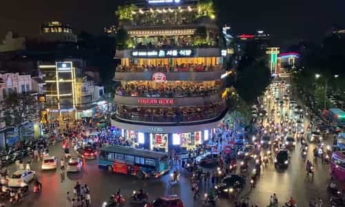 Quảng Trường Đông Kinh Nghĩa Thục: Trái Tim Sôi Động Của Hà Nội