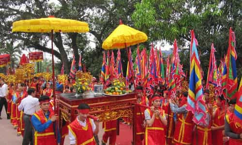 Tham Gia Lễ Hội Đền La: Hòa Mình Vào Vẻ Đẹp Truyền Thống Ninh Bình