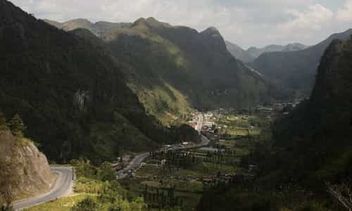 The Ultimate Road Trip: Conquering Ma Pi Leng’s Majestic Heights