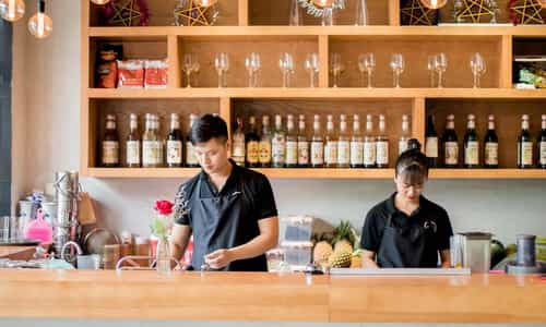 May Corner Hạ Long: Nơi Hội Tụ Của Hương Vị Và Không Gian Sang Trọng