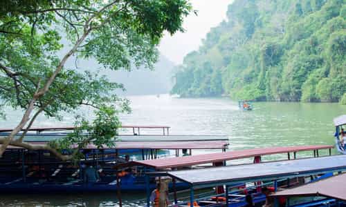 Khám Phá Vẻ Đẹp Hoang Sơ Của Hồ Ba Bể: Hành Trình Về Miền Thiên Nhiên