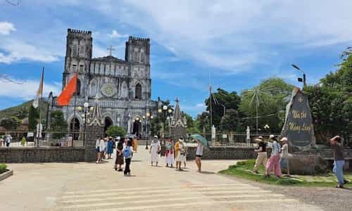 Mang Lang Church: a famous church over 120 years old in Phu Yen.