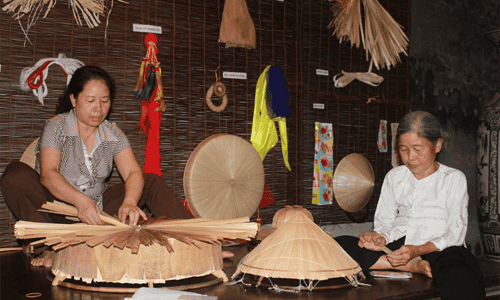 Làng Nón Chuông: Tinh Hoa Nghệ Thuật Thủ Công Việt Nam