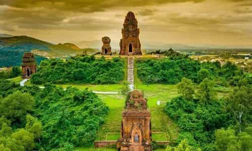 Tháp bánh ít - Vẻ đẹp kiến trúc cổ kính của người Chăm tọa lạc tại tỉnh Bình Định