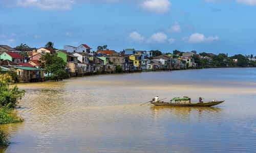 Bao Vinh - Chạm ngõ phố cổ trầm mặc giữa lòng Huế mộng mơ
