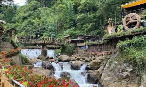 Bản Cát Cát: Chạm vào vẻ đẹp hoang sơ và nụ cười hiền hậu của núi rừng Tây Bắc