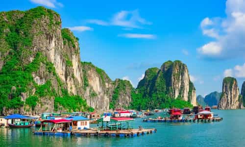 Làng Trài Cửa Vạn – Bức Tranh Thủy Mặc Giữa Lòng Di Sản Thiên Nhiên
