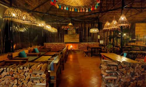 Ăn Gì Ở Ninh Bình? Đừng Bỏ Lỡ Pizza Đỉnh Cao Tại Chookie's Hideaway