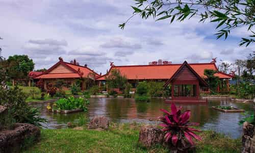 Misty Highlands Retreat: The Peaceful Haven of Di Da Pagoda
