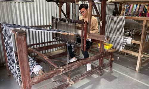 Chuyến Đi Đến Làng Dệt Thổ Cẩm Châu Phong: Hành Trình Khám Phá Văn Hóa Chăm Đặc Sắc