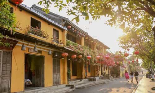 Dạo Bước Tại Phố Cổ Hội An Để Hòa Mình Vào Vẻ Đẹp Cổ Kính