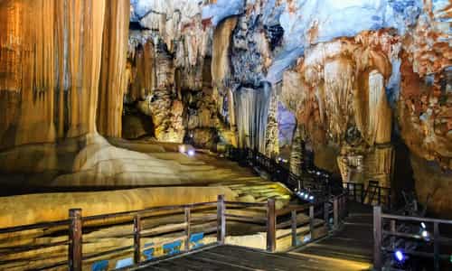 Khám Phá Vẻ Đẹp Tuyệt Sắc Của Động Phong Nha, Quảng Bình