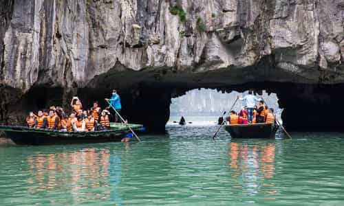 Trải Nghiệm Chèo Thuyền Kayak Ở Hang Luồn Vịnh Hạ Long