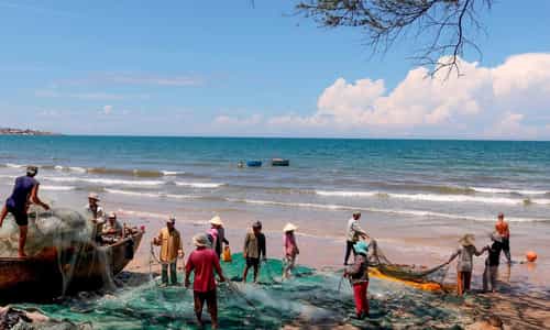 Sống Chậm Tại Làng Chài Phú Hải: Trải Nghiệm Cuộc Sống Của Ngư Dân Huế