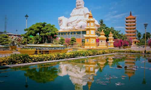 Vinh Trang Pagoda: A Harmonious Blend of Eastern and Western Cultures