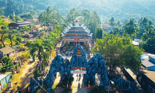 Chùa Linh Phú – Viên Ngọc Linh Thiêng Giữa Thiên Nhiên Tân Phú, Đồng Nai