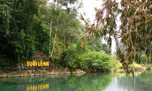 Hành Trình Về Nguồn: Ghé Thăm Suối Lê Nin Và Hang Pác Bó