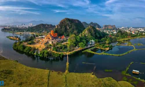 Ngu Hanh Son is a breathtaking blend of natural beauty and spiritual wonder!
