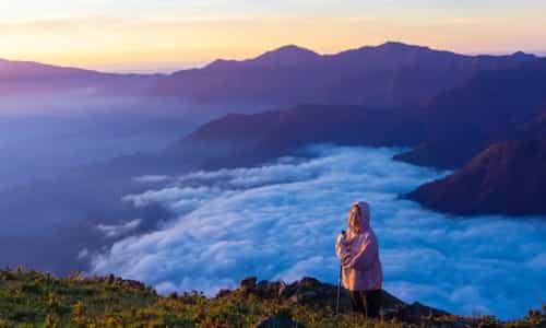 Tà Chì Nhù - ngọn núi tím ngập tràn biển mây