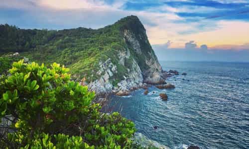 Đảo Quan Lạn – Nơi Sóng Biển Thì Thầm Và Cát Trắng Mời Gọi