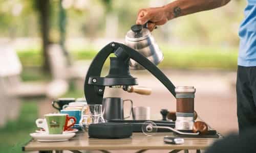 Cà phê miễn phí, view triệu đô – trải nghiệm độc đáo tại Hạ Long