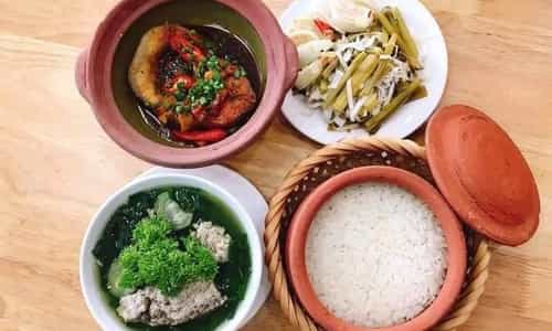 Điểm Dừng Ẩm Thực Đậm Chất Quê Ở Cơm Niêu Hoàng Anh Bãi Cháy