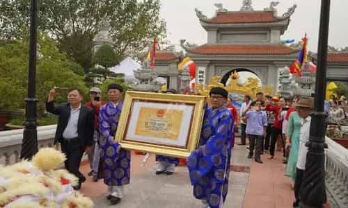 Khám Phá Đền Thờ Phạm Hùng – Biểu Tượng Tự Hào Của Người Dân Vĩnh Long