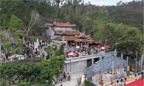 Gió Biển, Hương Trầm Và Vẻ Đẹp Cổ Kính Ở Đền Cặp Tiên