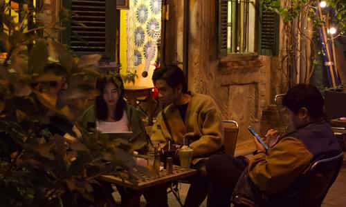 Tìm Lại Bình Yên Tại Hầm Trú Ẩn – Một Quán Cà Phê Đầy Sáng Tạo