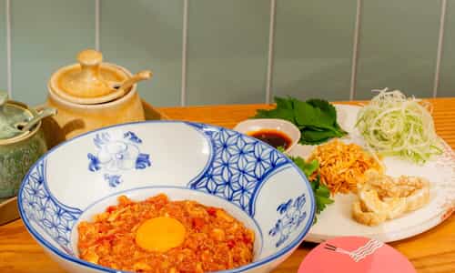 Sự Kết Hợp Tuyệt Vời Giữa Món Ăn Nhật Và Không Gian Hà Nội Tại Umemi