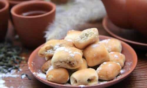 Ăn Thử Bánh Chả Hà Nội – Ngỡ Đâu Đang Ôm Cả Mùa Thu Trong Tay