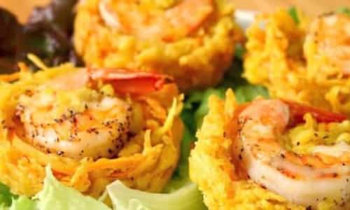 Món Bánh Tôm Hồ Tây: Ngọt Ngào Và Giòn Rụm Trong Từng Miếng