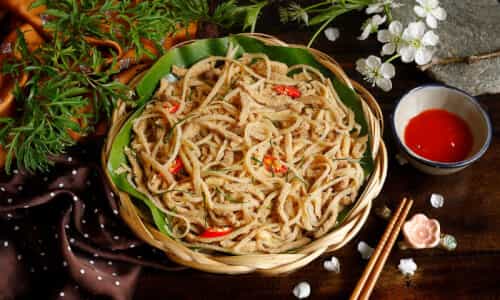 Nem Phùng – Sự Kết Hợp Hoàn Hảo Của Vị Ngọt, Giòn Và Thơm