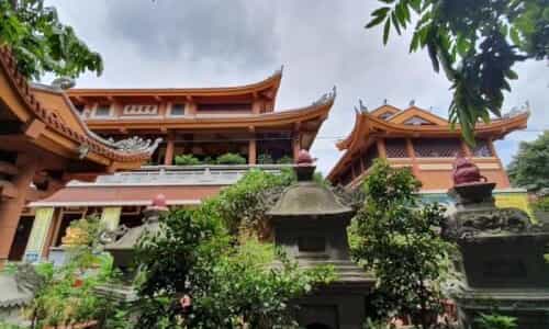 Vẻ Đẹp Linh Thiêng Và Cổ Kính Của Chùa Yên Phú