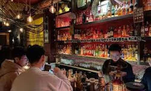 Đêm Hà Nội Rực Rỡ Hơn Khi Ghé Prague Pub Hàng Buồm