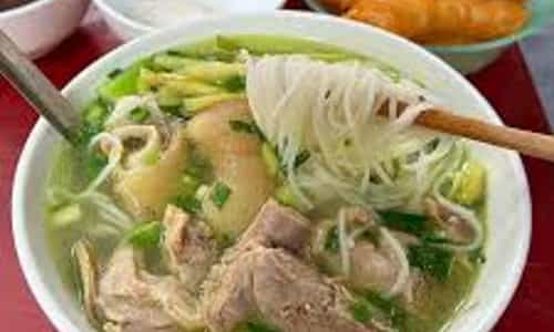 Bún Dọc Mùng Hà Nội: Món Ăn Bình Dân Với Hương Vị Đặc Sắc