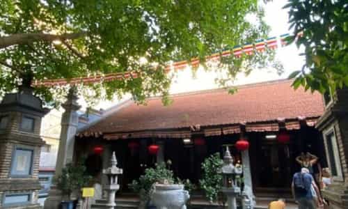 Chùa Bà Đá: Viên Ngọc Cổ Tự Lẩn Khuất Bên Hồ Gươm