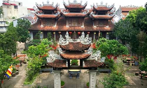 Cảm Nhận Vẻ Đẹp Cổ Kính Của Chùa Ngâu Qua Từng Bước Chân