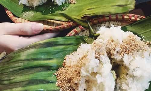 Xôi Khúc Hà Nội: Món Ăn Dân Dã Không Thể Bỏ Lỡ Khi Du Lịch Thủ Đô