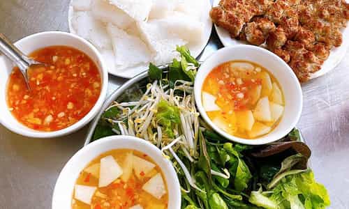 Lạc vào góc phố thơm mùi chả nướng – Quán Tình Mai có gì đặc biệt?